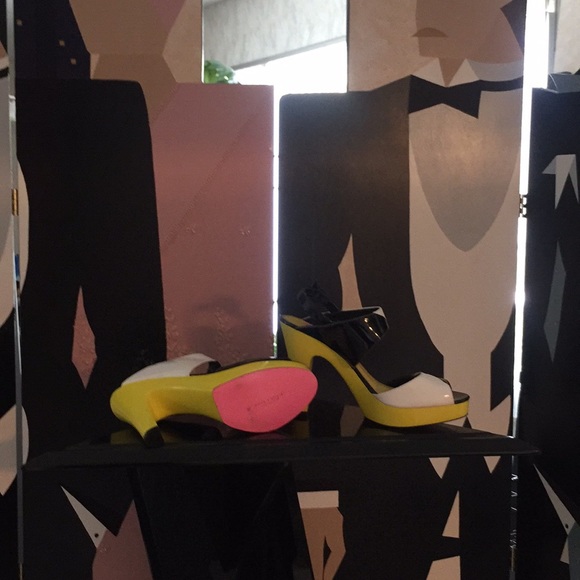 Brand new. Alice Olivia Platform sandals. Size 9.5